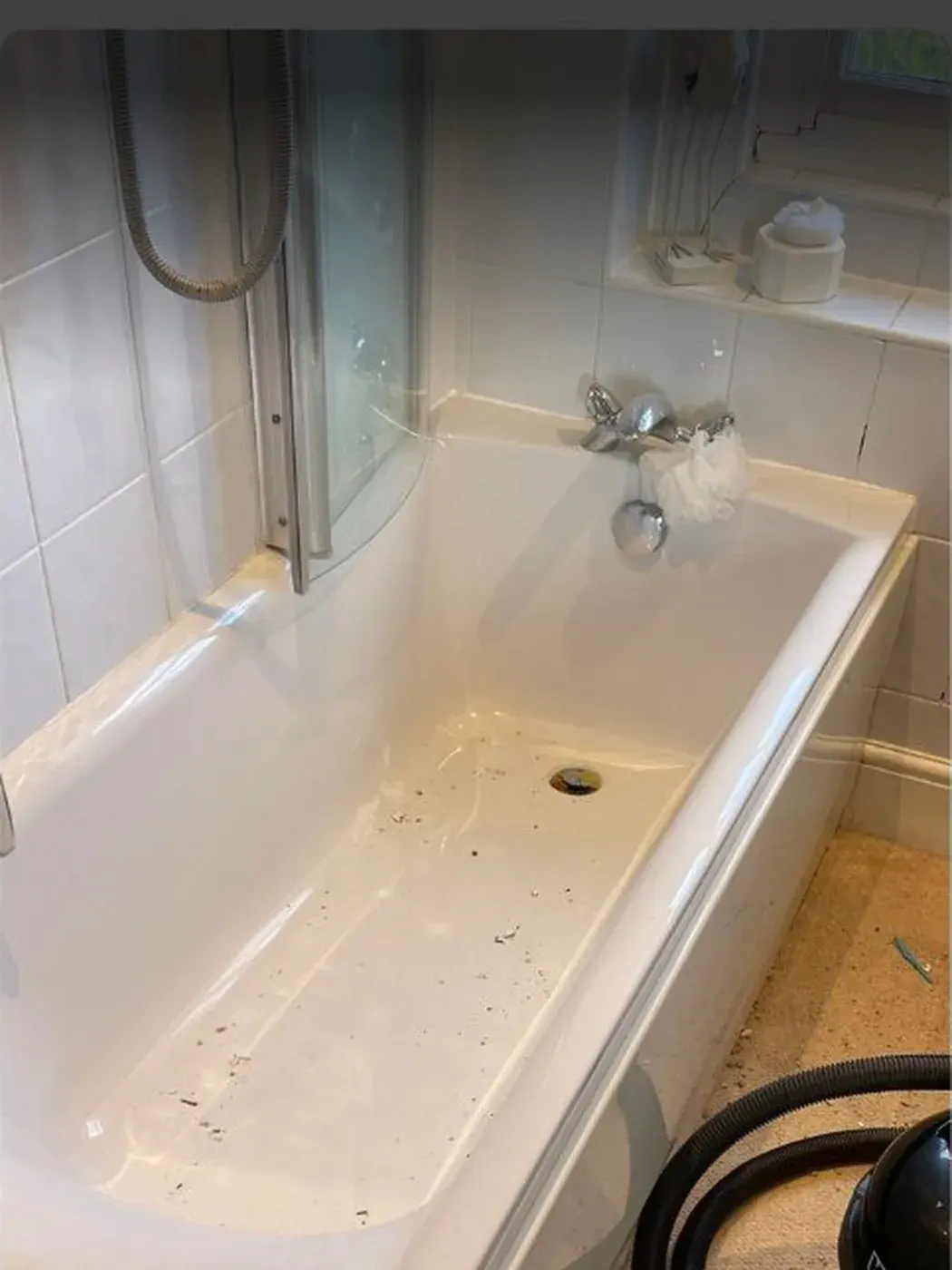 Bath deep clean: before MyT Clean started