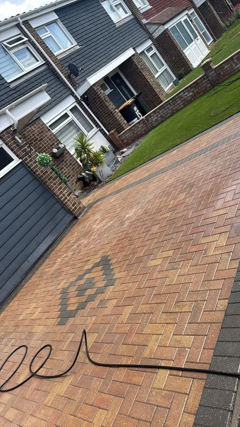 Full frontage driveway